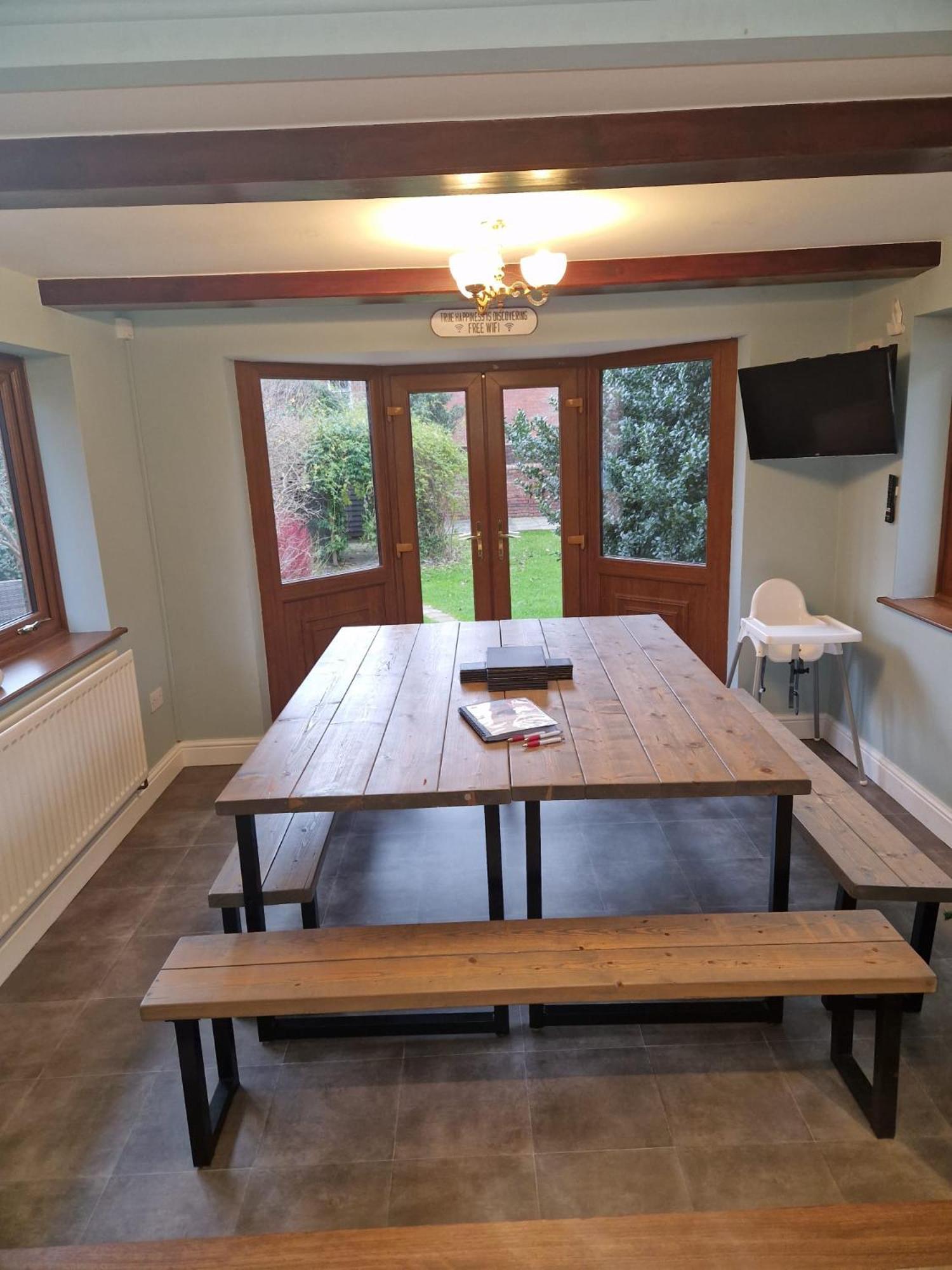 Hereford - Falcon House - Spacious 5 Bedroom House With Games Room - Sleeps 14 Guests - Great Property For Family & Friends Gathering Together - Hosted By Rentmyhouse ภายนอก รูปภาพ